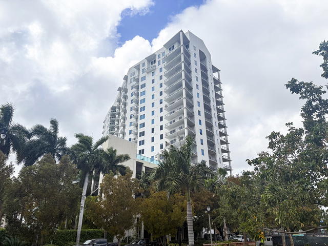 NEO CONDO photo 2