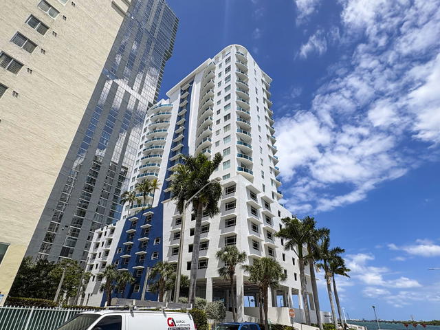 New Wave Condo photo 3