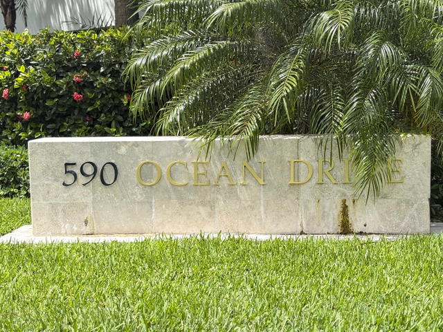 Ocean Drive Manors  photo 3
