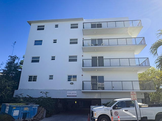 Ocean Lakeview Condo photo 2