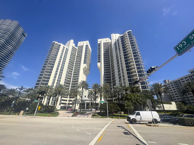 Ocean One Condominium photo 2