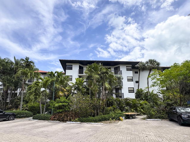 Ocean Village Condo photo 2