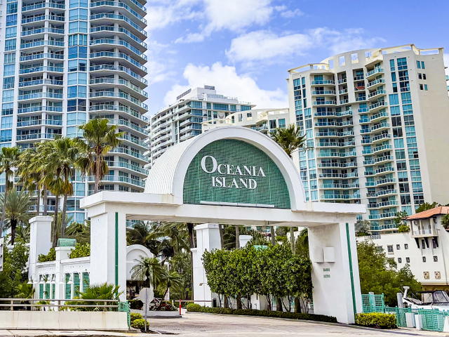 Oceania Island (Tower IV and V)  photo 2