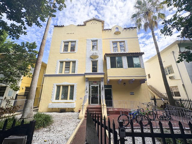 Park Front Condo photo 2