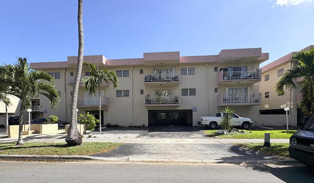 Riviera Isles Condo photo 2