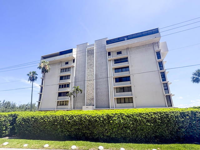 Rogers East Condominiums photo 2