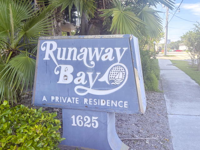 Runaway Bay Condo photo 2