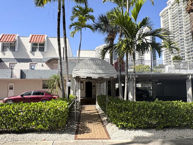 Sandpiper Condo photo 3