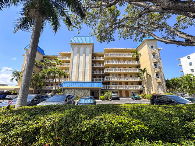 Southampton Condo photo 3