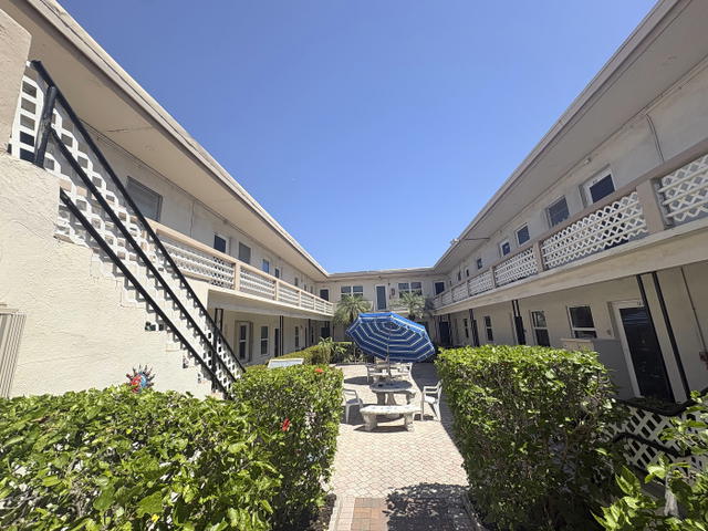Sun & Sand Condo photo 3