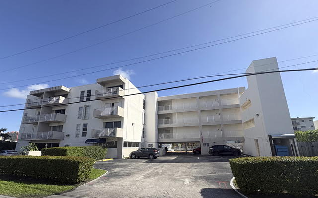Sunny Shores Condo photo 2