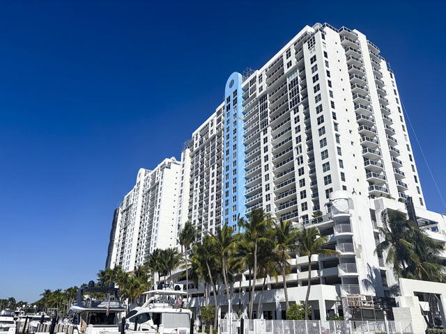 Sunset Harbor North Condo main photo