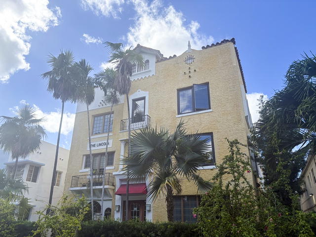 The Lincoln Condo photo 2