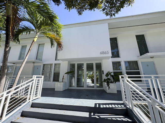 The Tropical Resort Condo main photo