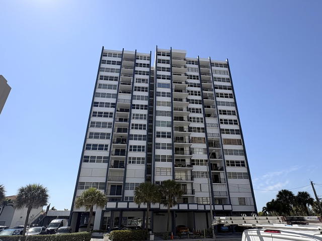 Trafalgar Towers Condo photo 2