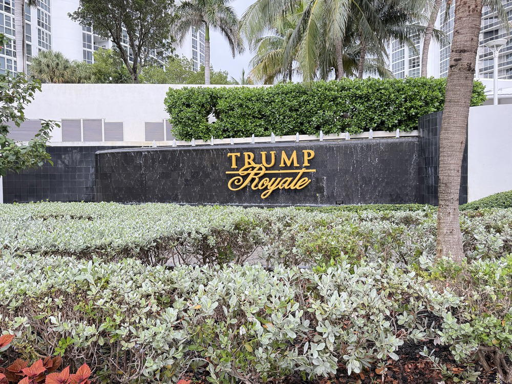 Trump Royale - 1