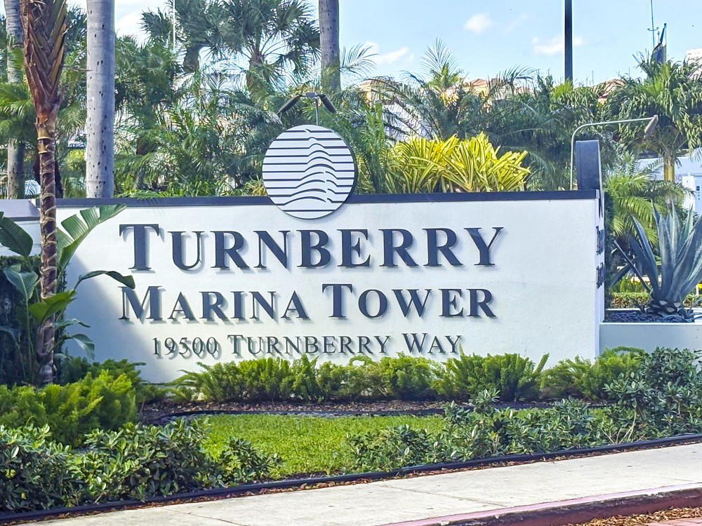 Turnberry Marina Tower