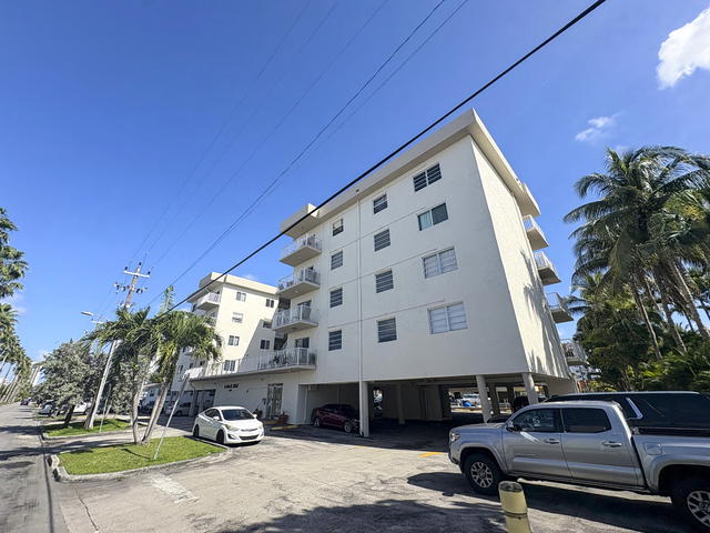 Venice Isle Condo photo 2