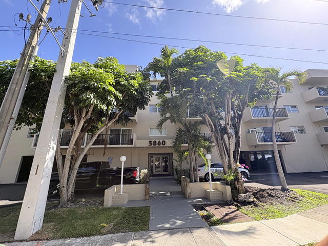 Waterway Isle Condominium photo 2