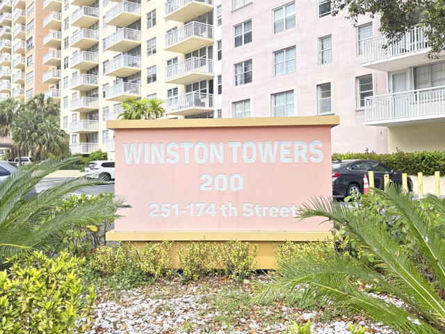 Winston Towers 200  photo 2