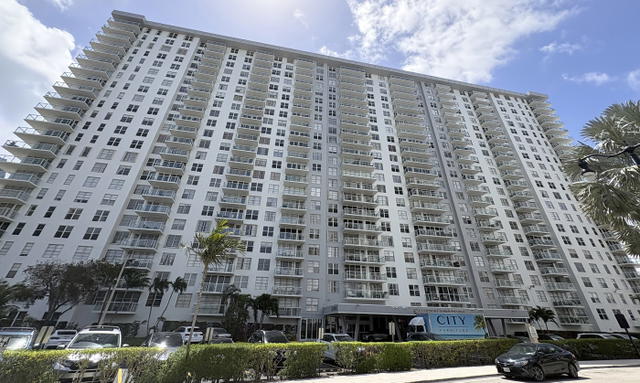 Winston Towers 300  photo 2