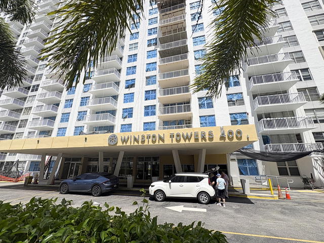 Winston Towers 400  photo 2