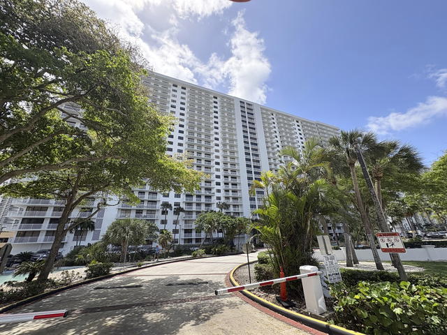 Winston Towers 600  photo 2